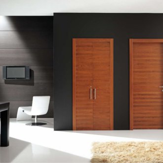 Porte en cerisier laminé