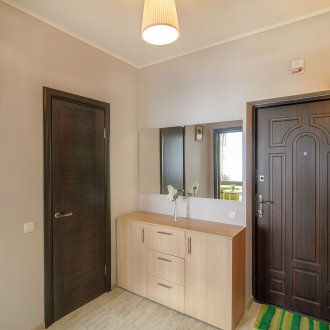 Kommode im Flur aus MDF