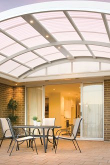Semicircular ceiling on the veranda
