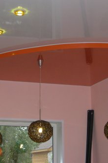 Two-tone combo ceiling