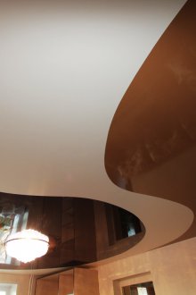 Two-tone white-brown ceiling