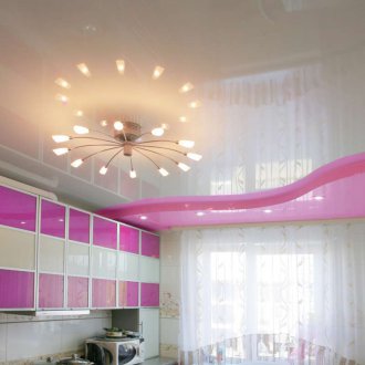 Two-tone ceiling in the kitchen