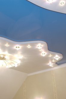 Backlit two-tone ceiling