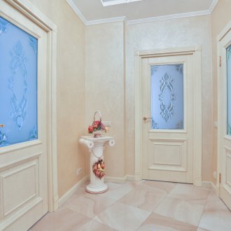 İç cam ile parlak kapı