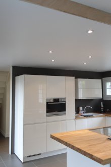 Satin ceiling in the kitchen