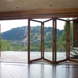 Automatic folding door