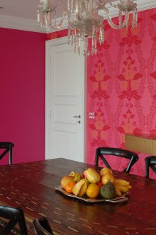 Desenli pembe duvar kağıdı