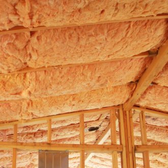 Isolamento del soffitto in lana di vetro