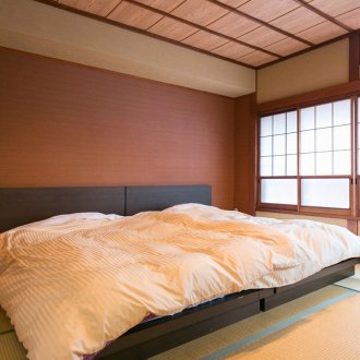 Camera da letto in terracotta in stile giapponese