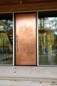 Porte en acier à la maison