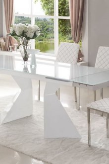 Transformatorentisch im modernen Stil