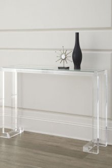 Mesa de plástico no corredor