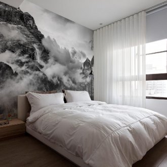 Wall mural on the wall in the bedroom