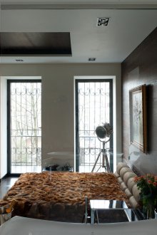 Laminate στο τείχος του υπνοδωματίου στο Χρουστσόφ