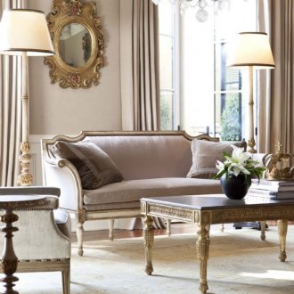 Sofa beige dalam gaya klasik