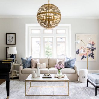 Katil sofa berwarna terang