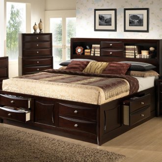 Lacquered bed with shelf