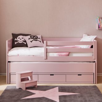 Extendable bed for the girl