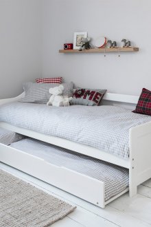MDF pull-out bed
