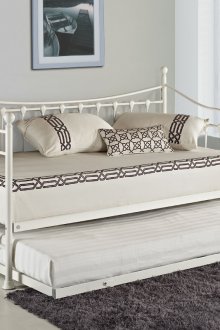 Extendable metal bed