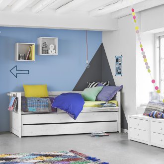 Pull-out bed for teens