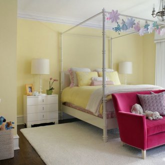 Pink sofa for the bedroom