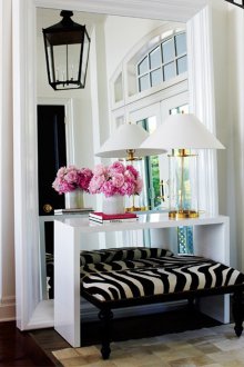 Ottoman to the hall