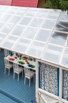 Wunderschöner Pavillon mit Polycarbonatüberzug