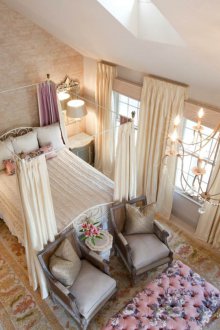 Curtains for giving in the bedroom