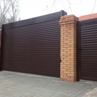 Corrugated roller shutter gates