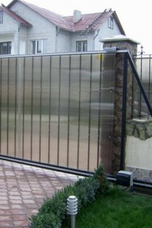 Sliding gates