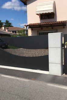 Cantilever gate sliding