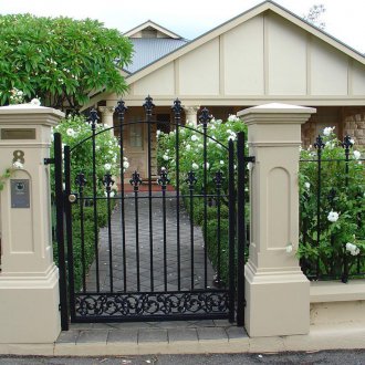Postes de puerta rizada