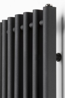 Radiador vertical negro