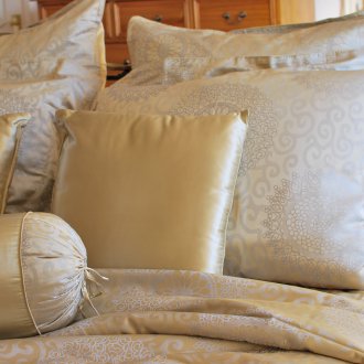 Silk patterned bedding