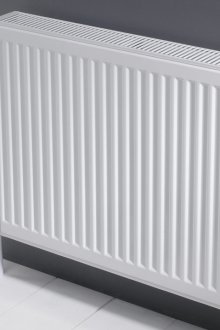 Mounting an aluminum radiator