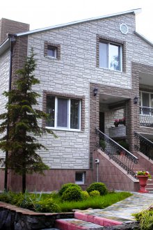 Rivestimenti in mattoni per una casa di campagna