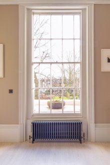 Floor radiator under the window