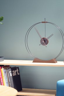 Jugendstiluhr im Wohnzimmer
