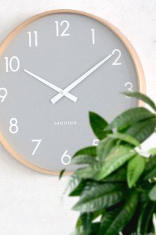Wanduhr im Wohnzimmer