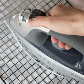 Teflon-coated iron cleaning