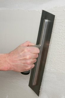 Gips Zierputz an der Wand