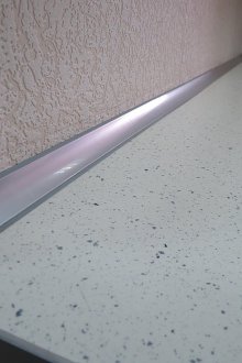 Grått gulvlister for baseboard