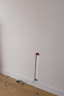 Fili incorporati nel muro