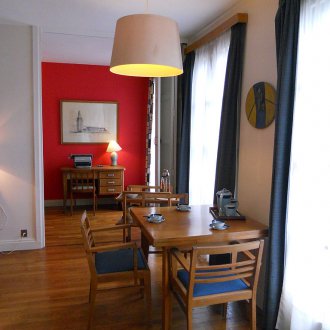 Wohnzimmer Esszimmer mit zwei Fenstern