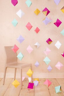 Rhomboid paper garland
