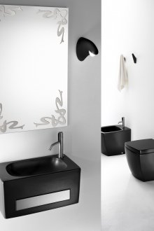 Microlift'li siyah tuvalet