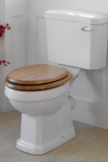 WC inclinato con scarico laterale