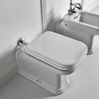 Toilette quadrata inclinata