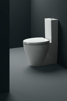 Toilette monolitica a rilascio obliquo
